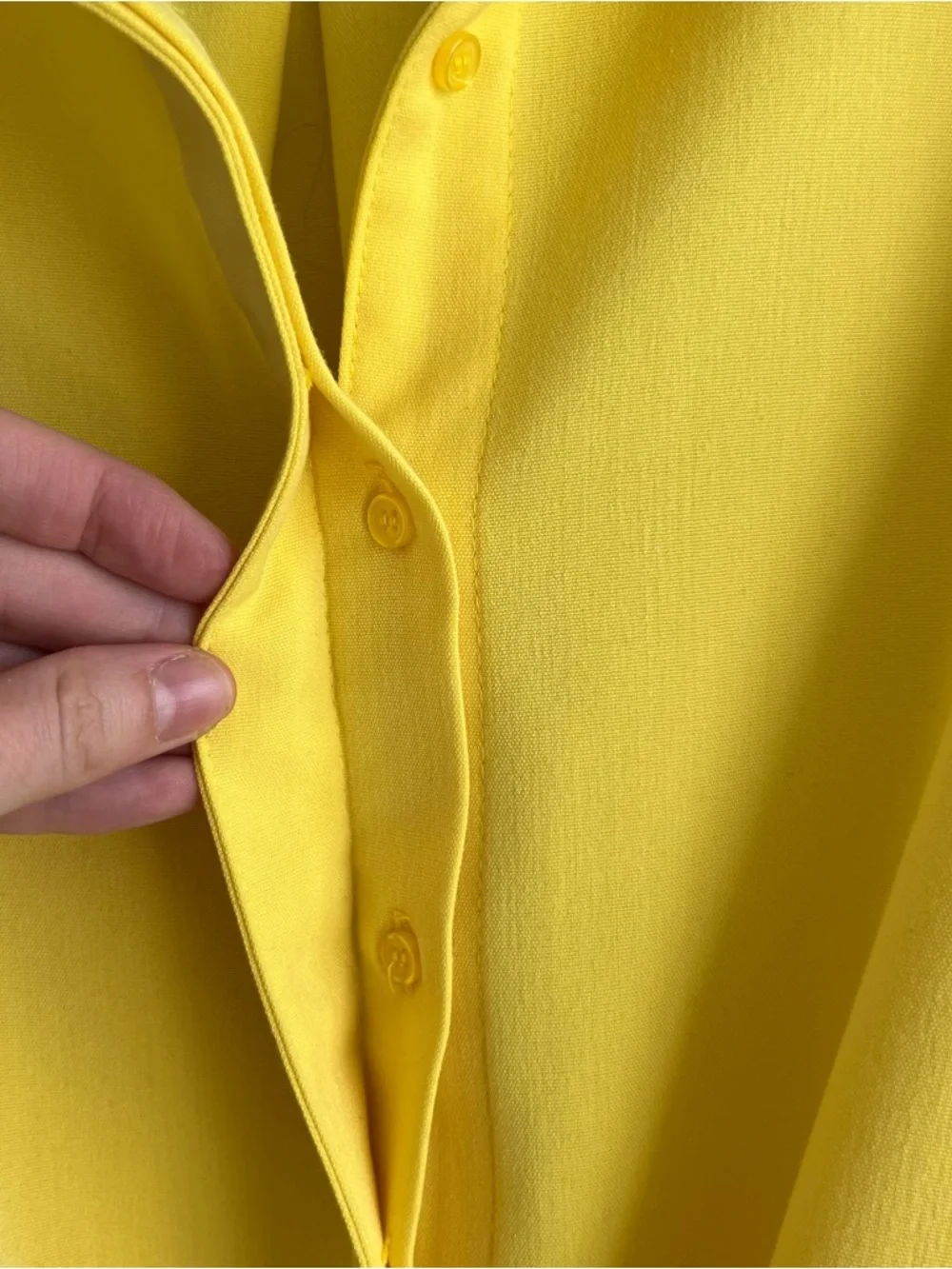 Sharagano yellow short